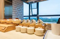 HanTing Hotel (Yancheng International Convention and Exhibition Center) - 3 ดาว