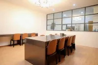 Four Seasons Holiday Inn Prestige