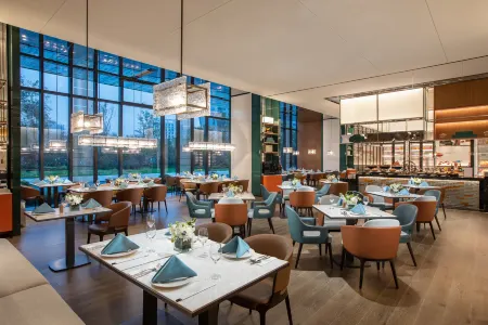 Crowne Plaza Zhengzhou High Tech Zone Отели рядом с достопримечательностью «Zhengzhou University of Light Industry (Shuiniuzhang)»