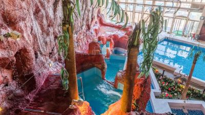 屋内プール 三日月シーパークホテル安房鴨川の写真