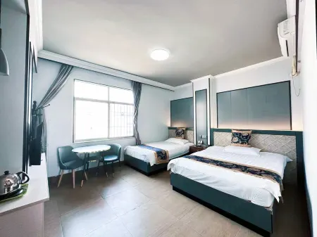 Yunfu Longhao Express Hotel