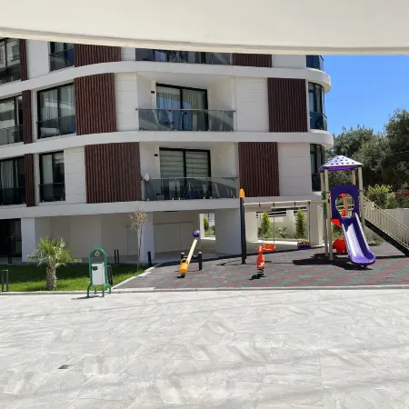Spa, Gym, Pool, Netflix Included, Central