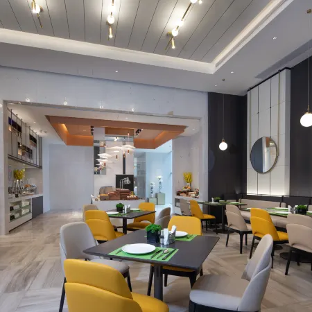 Hampton by Hilton Yibin Railway Station