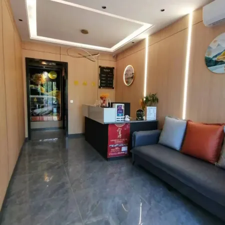 Meixian Qishangge Hotel