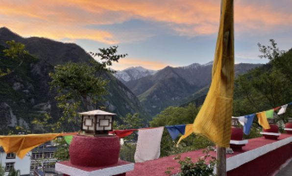 Snow Mountain Home · Tibetan Culture Photography and Food Experience Homestay