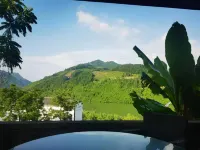 Shiquan Houliu Yard - Mountain view