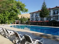 Mavigol Hotel - Pools