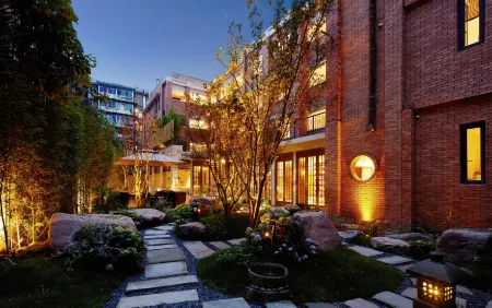 Chuanxing Yinli Hotel (Chengdu Kuanzhai Alley) Отели рядом с достопримечательностью «Taipingyuan Campus， Southwest University for Nationalities»