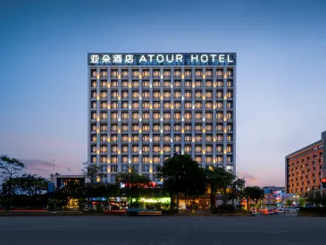 Foshan Chancheng Zhangcha Atour Hotel