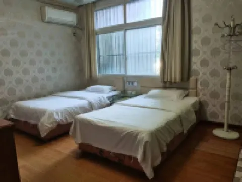 Golden Harbour Hotel