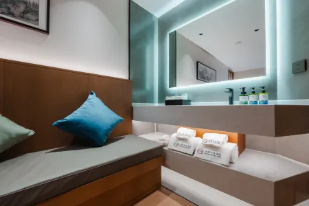 QIANNA HOTEL FINE(Luohe Vocational and Technical College Shenzhou Bird Park) Отели рядом с достопримечательностью «Huanghe Square»