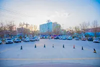 Hejing County Aipai Hotel (County People's Hospital) - Bãi đậu xe