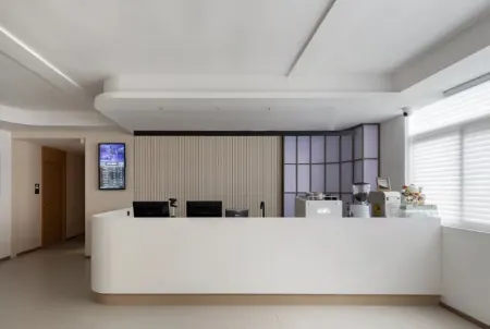 Guotian Theme Hotel (Zhenjiang Jiangsu University)