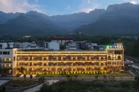 Moshang Light Hotel (Linzhou Hongqiqu Avenue Branch) Hotels near Linzhou Theater