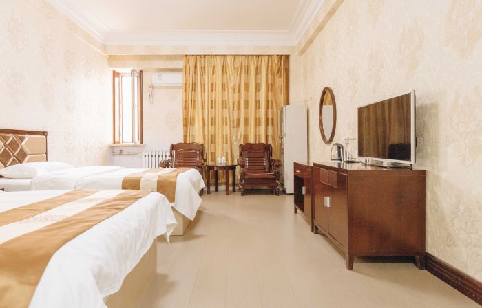 Manzhouli Shenghao Business Hotel (Zhongsu Pedestrian Street)