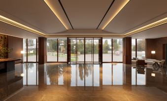 Redwall Garden Hotel