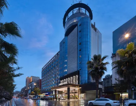 Shaoyang Lijing Jinlong Hotel (Dahanyue Center Branch) Отели рядом с достопримечательностью «Shaoyang University (Southeast to Shaoyang Bureau of Commerce)»