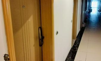 Yuejia Meisu Apartment (Jiankang Port Galaxy COCO Park Yicheng Plaza)