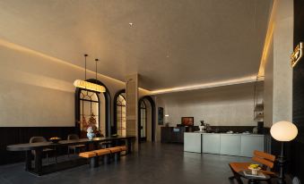 QUEEN Mail Guimai Hotel (Enshi Heruncheng Branch)