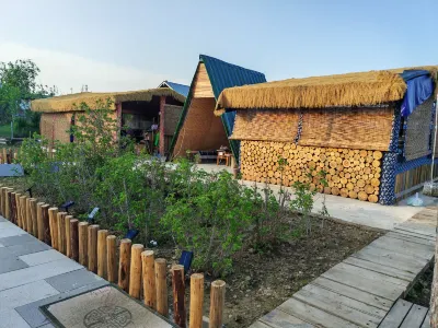 Mohe Shancheng Xiaoyuan Homestay (Beiji Village)