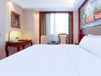 潮漫飯店（巴中藍灣國際店）