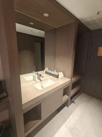 GreenTree Inn Gansu Jiuquan Century Plaza Business Hotel Отели рядом с достопримечательностью «Jiuquan Tianbao Scenic Area»