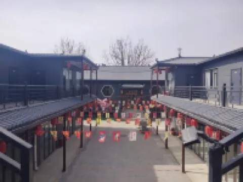 雲初民宿（暖泉古鎮店）