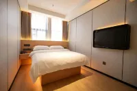 LIKE MUCH Hotel (lianjiang Wanjia City Plaza store) - parking