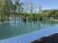 Taohua Tan · Riverside Pool · Wuhuyou Chinese Inn - 2-Sterne