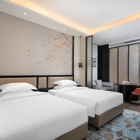 Mehood Lestie  Hotel Отели рядом с достопримечательностью «Храм Nanchan»