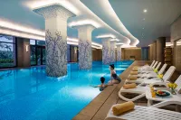 Chimelong Hengqin Bay Hotel - Pools