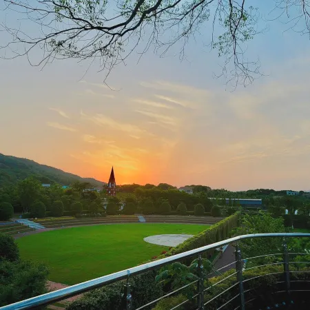 Yueyang Huajian Fengqi Homestay (Dongting Lake Chinese Giant Panda Garden)