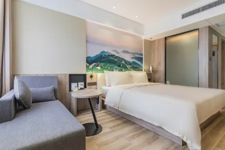 Unitour Hotel (Liuzhou High-speed Railway Station Ma'anshan Park)