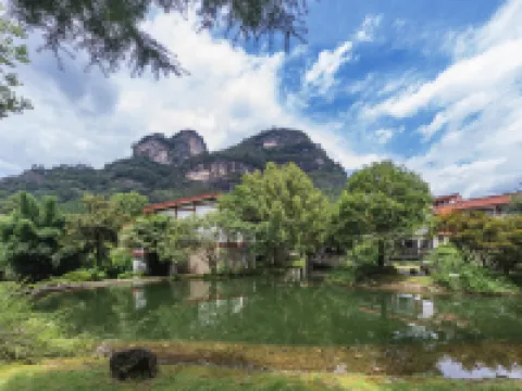 Wuyi Mountain Villa Hotels near Dahongpao(Big Red Robe Tea) Scenic Spot