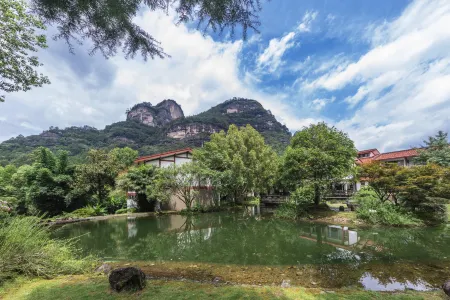 Wuyi Mountain Villa Отели рядом с достопримечательностью «Baiyunchan Temple»