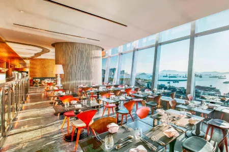 W Hong Kong Отели рядом с достопримечательностью «Цин И»