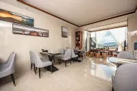 Tengchong Jiuqi Hot Spring Courtyard Hotel
