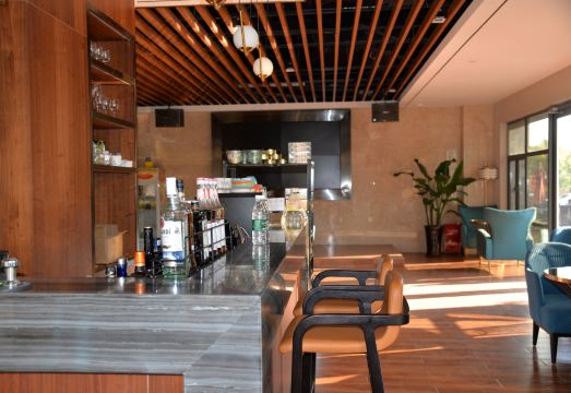 라마다 바이 윈덤 상하이 푸동의 리모델링된 로비 전경