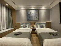 Garze Chin lives in a hotel