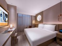 桔子水晶北京国贸合生汇酒店 - 高级大床房