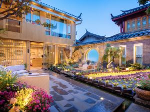 Jiajia Fanchen Light Luxury B&B (Lijiang Ancient Town Zhongyi Market Branch)