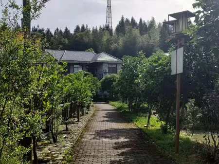 Jinggangshan Mountain Home Resort Отели рядом с достопримечательностью «Octagon House»