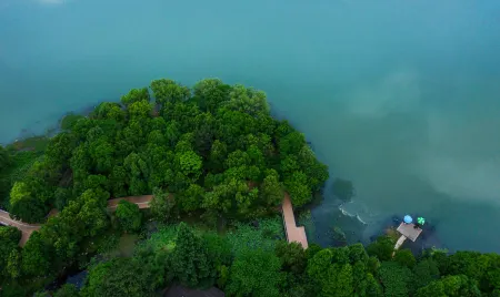 Lvzhu Taoyuan Guesthouse Отели рядом с достопримечательностью «Zhejiang Yuxiang Vocational and Technical College»