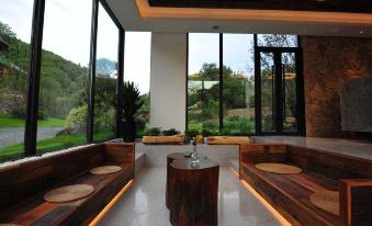 the Lishan Bright Moon Hotel