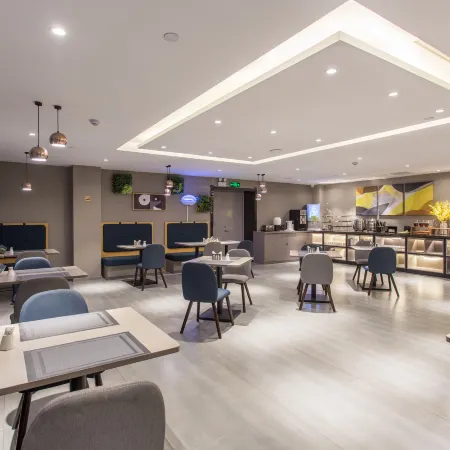 Homeinn Selected Hotel (Linyi Xianggang Road Airport International Convention and Exhibition Center)