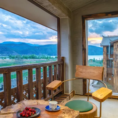 Hutuo Nest Lakeside Vacation Apartment (Lugu Lake Dear Inn)