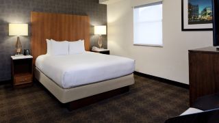 doubletree-by-hilton-hotel-and-suites-pittsburgh-downtown