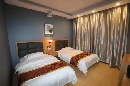 Queshan Golden Land Hot Spring Holiday Hotel