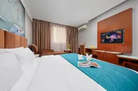 Kaiserdom Hotel (Guangzhou Baiyun Airport) - Dağ Manzaralı