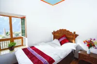 Danba Jiangji B & B Hotels near Zhonglu Tibetan Village No. 2 Viewing Point